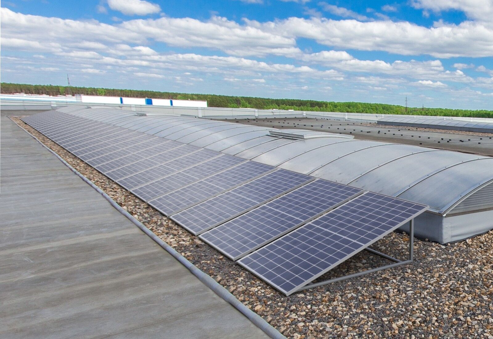 36 Solar panels SPM420/108, max. Power 420 W per module